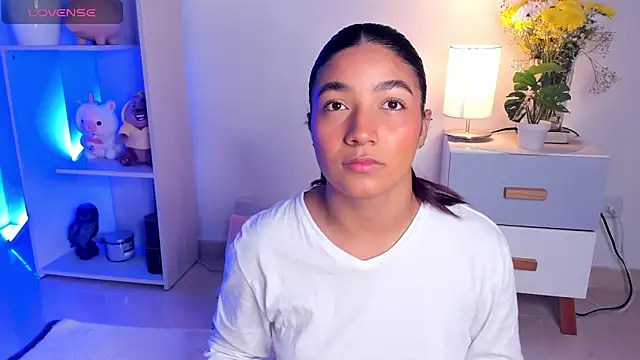 Snapshot of martina_roldam chatting on January 2025 01:03:01 AM martina roldam online show from January 2025 01:03:01 AM