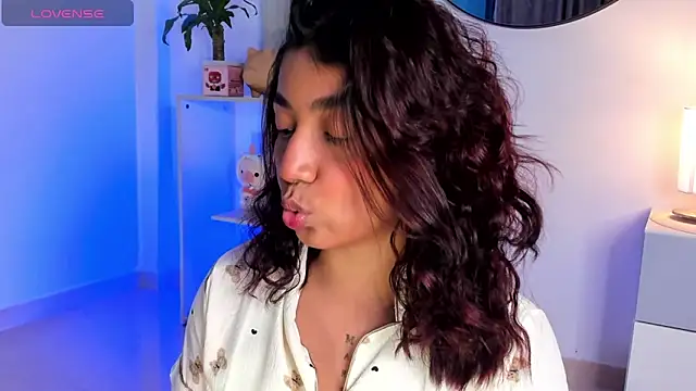 Snapshot of martina_roldam chatting on January 2025 02:27:01 AM martina roldam online show from January 2025 02:27:01 AM