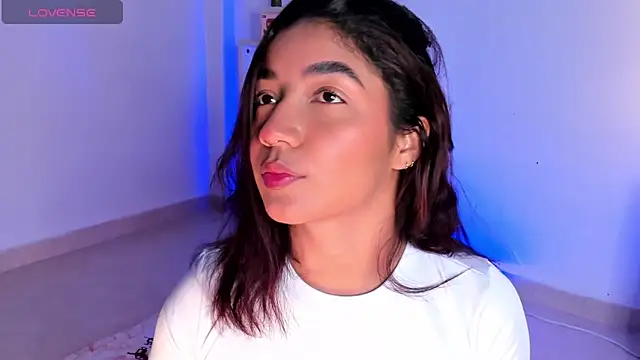 Snapshot of martina_roldam chatting on February 2025 10:05:01 AM martina roldam online show from February 2025 10:05:01 AM