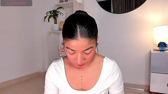 Snapshot of martina_roldam chatting on February 2025 03:18:01 AM martina roldam online show from February 2025 03:18:01 AM