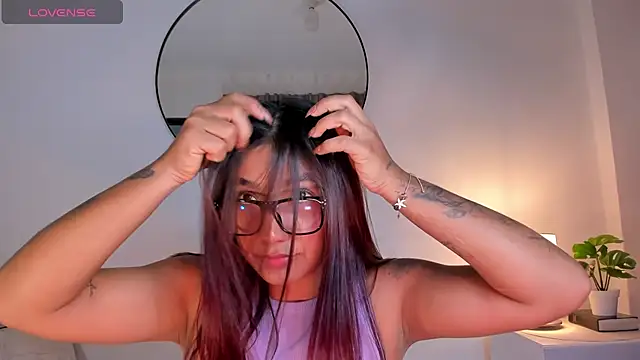 Snapshot of martina_roldam chatting on February 2025 11:41:01 AM martina roldam online show from February 2025 11:41:01 AM