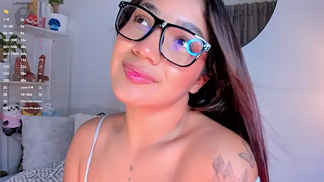 Snapshot of martina_roldam chatting on February 2025 11:59:02 PM martina roldam online show from February 2025 11:59:02 PM