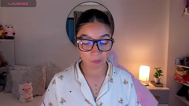 Snapshot of martina_roldam chatting on March 2025 01:42:02 AM martina roldam online show from March 2025 01:42:02 AM