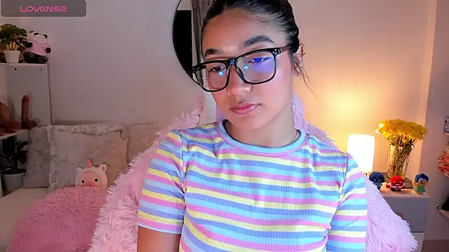 Snapshot of martina_roldam chatting on March 2025 12:43:01 AM martina roldam online show from March 2025 12:43:01 AM