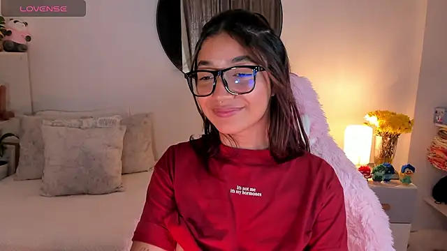 Snapshot of martina_roldam chatting on March 2025 03:14:01 AM martina roldam online show from March 2025 03:14:01 AM