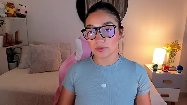 Snapshot of martina_roldam chatting on March 2025 01:53:02 AM martina roldam online show from March 2025 01:53:02 AM