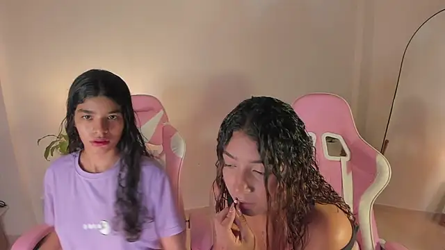 Snapshot of martina_roldam chatting on September 2025 02:45:01 AM martina roldam online show from September 2025 02:45:01 AM