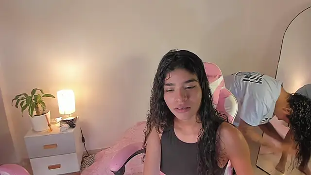 Snapshot of martina_roldam chatting on October 2025 01:02:02 AM martina roldam online show from October 2025 01:02:02 AM
