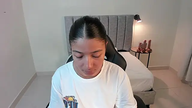 Snapshot of martina_roldam chatting on October 2025 02:23:02 AM martina roldam online show from October 2025 02:23:02 AM