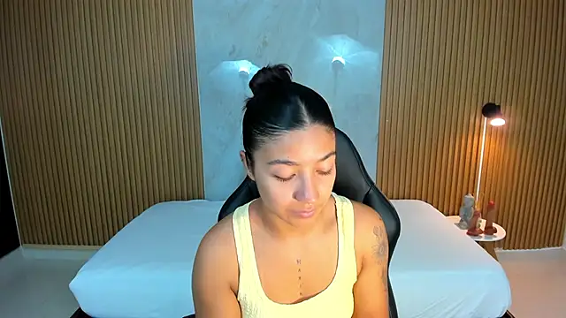 Snapshot of martina_roldam chatting on November 2025 11:05:02 PM martina roldam online show from November 2025 11:05:02 PM