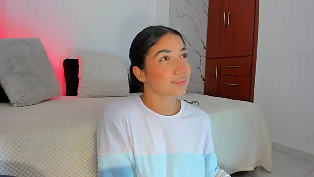 martina roldam online show from June 2026 12:57:02 AM