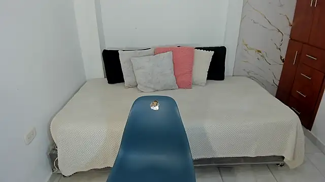 martina roldam online show from July 2026 03:44:01 AM
