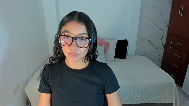 martina roldam online show from July 2026 03:15:01 AM