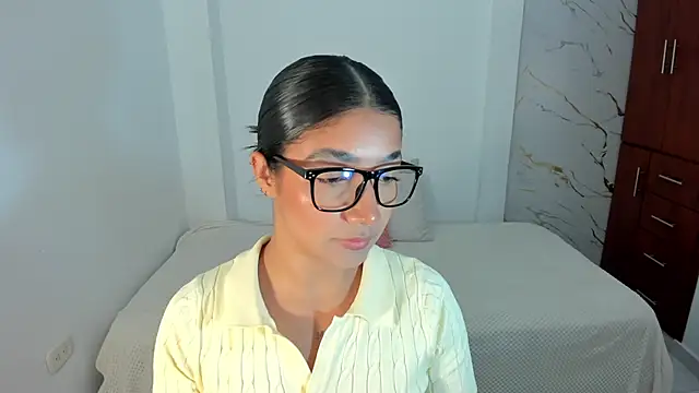martina roldam online show from July 2026 02:20:02 AM