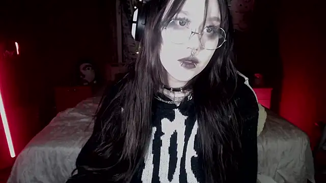 Snapshot of chloe_crystall_killer chatting on October 2025 12:03:02 PM chloe crystall killer online show from October 2025 12:03:02 PM