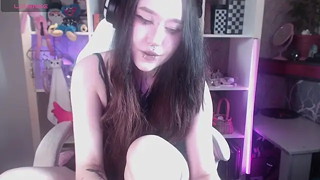 chloe crystall killer online show from June 2026 11:00:01 AM