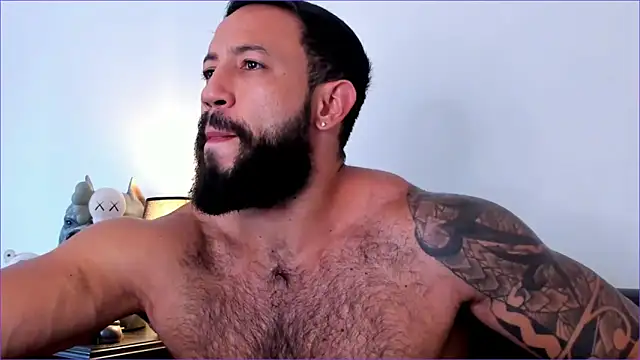 BradLeon  online show from November 2025 07:38:01 PM