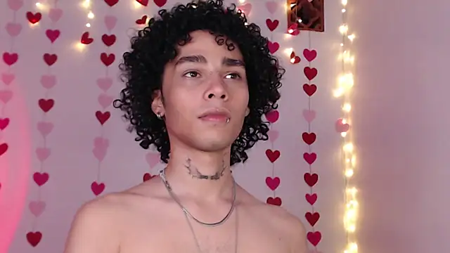 Snapshot of seven7xis chatting on February 2025 09:26:02 AM seven7xis online show from February 2025 09:26:02 AM