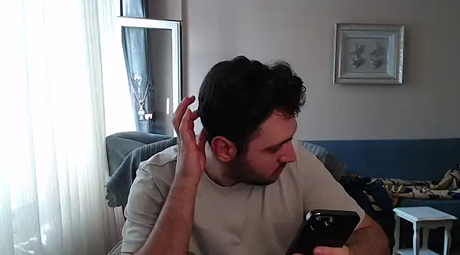 handsomeee04 online show from March 2025 02:55:02 PM