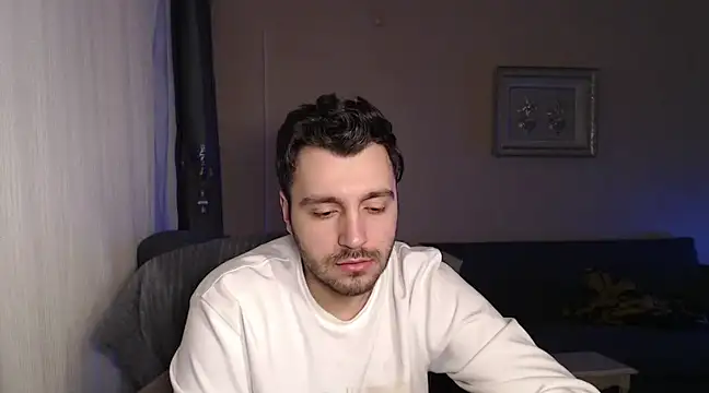 handsomeee04 online show from March 2025 10:20:01 PM