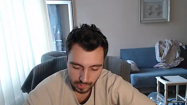 handsomeee04 online show from October 2025 02:58:02 PM