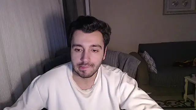 handsomeee04 online show from October 2025 04:02:02 PM