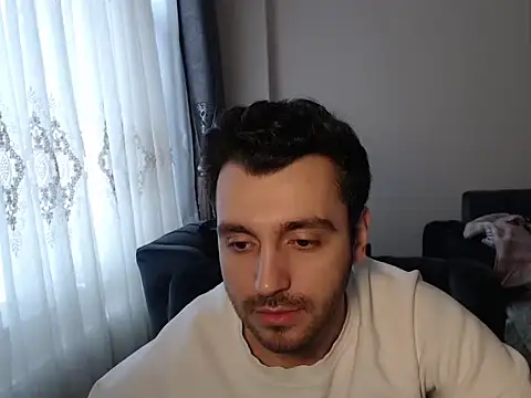 handsomeee04 online show from March 2026 02:45:01 PM