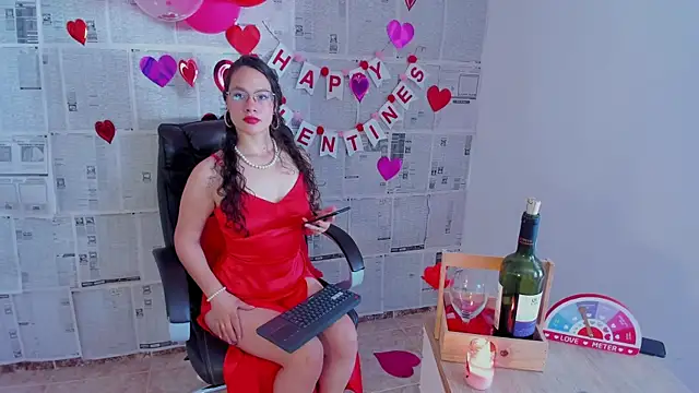 Snapshot of emmaTorres1 chatting on February 2025 02:44:01 PM emmaTorres1 online show from February 2025 02:44:01 PM