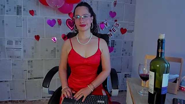 Snapshot of emmaTorres1 chatting on February 2025 05:46:02 PM emmaTorres1 online show from February 2025 05:46:02 PM