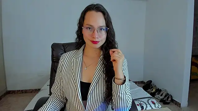 Snapshot of emmaTorres1 chatting on March 2025 09:04:01 PM emmaTorres1 online show from March 2025 09:04:01 PM