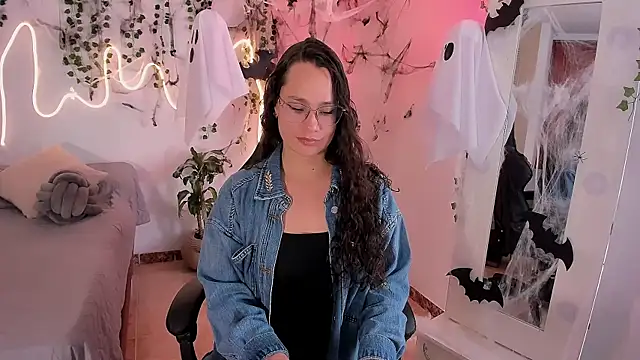 Snapshot of emmaTorres1 chatting on October 2025 03:23:02 PM emmaTorres1 online show from October 2025 03:23:02 PM