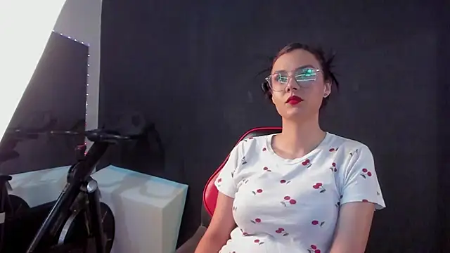 Snapshot of Abril_jones10 chatting on December 2024 01:58:02 AM Abril jones10 online show from December 2024 01:58:02 AM