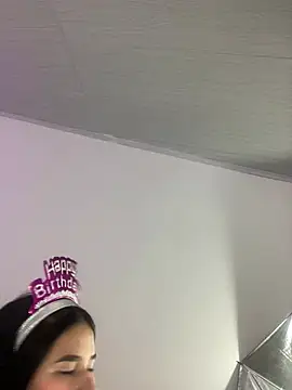 mia18 queen online show from December 2024 02:41:02 AM