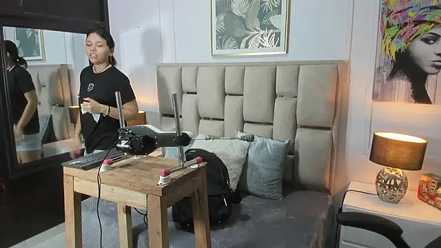 Iliy   online show from December 2024 04:28:02 AM