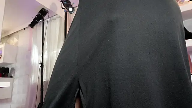 Snapshot of Mara-Bella chatting on February 2026 08:05:02 PM Mara-Bella online show from February 2026 08:05:02 PM