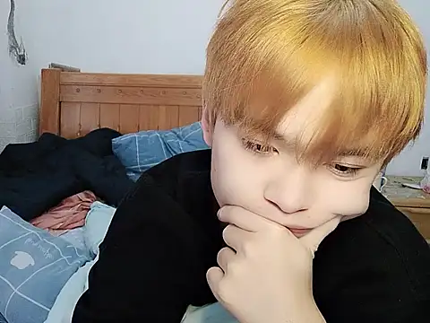 DOUMI98 online show from December 2025 02:17:01 AM