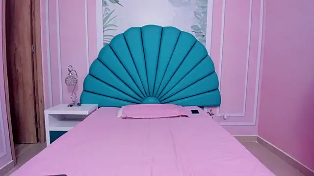 Daphne Fox  online show from January 2025 11:28:02 AM