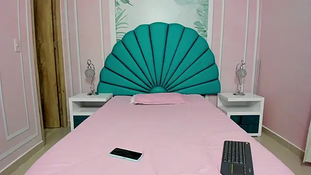 Daphne Fox  online show from January 2025 11:19:02 AM