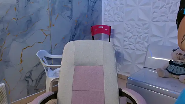 andy dan18 online show from April 2026 08:28:02 PM