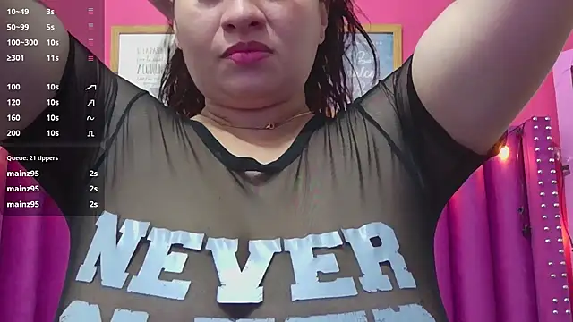 Snapshot of MommyHelpsmee chatting on February 2025 03:32:01 AM MommyHelpsmee online show from February 2025 03:32:01 AM