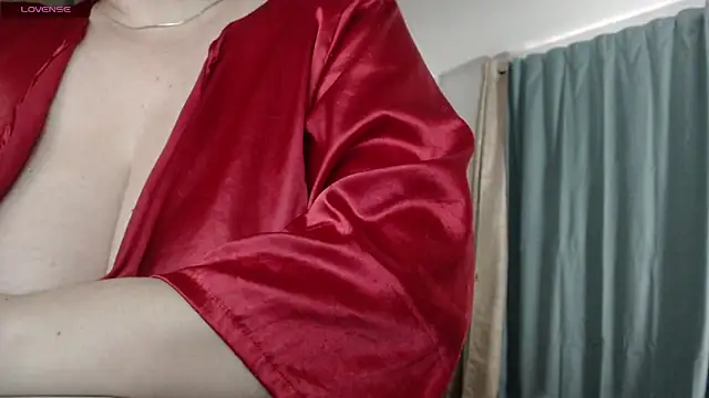 Snapshot of MommyHelpsmee chatting on October 2025 10:22:02 PM MommyHelpsmee online show from October 2025 10:22:02 PM