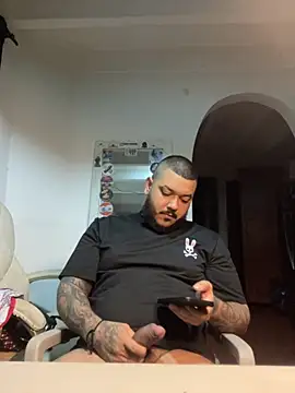 El Titan1998 online show from October 2025 11:45:02 PM