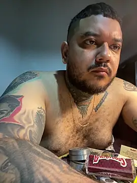 El Titan1998 online show from June 2026 12:32:01 PM