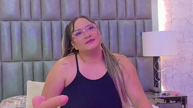MiaLaurents online show from July 2026 08:47:01 PM