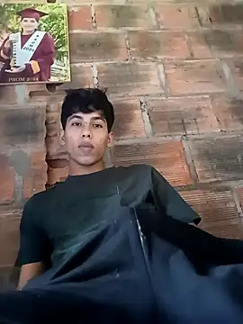 Snapshot of Andres123cv chatting on December 2025 03:43:02 PM Andres123cv online show from December 2025 03:43:02 PM