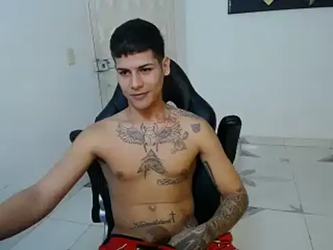 Snapshot of Clyde019 chatting on January 2025 07:28:02 PM Clyde019 online show from January 2025 07:28:02 PM