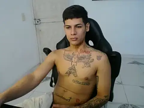 Snapshot of Clyde019 chatting on January 2025 08:16:01 PM Clyde019 online show from January 2025 08:16:01 PM