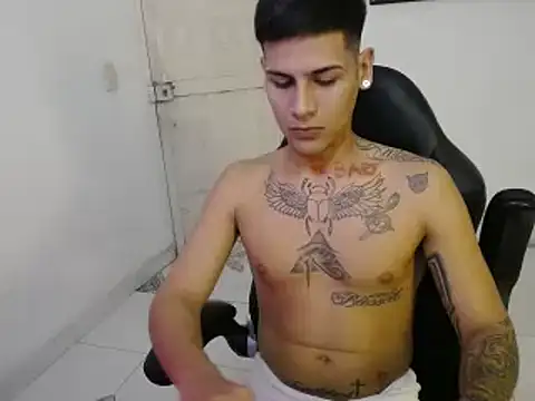 Snapshot of Clyde019 chatting on January 2025 09:45:01 PM Clyde019 online show from January 2025 09:45:01 PM