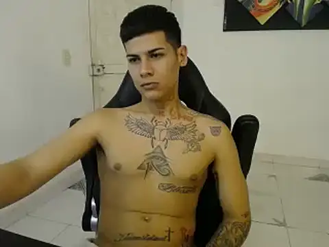 Snapshot of Clyde019 chatting on January 2025 04:55:02 PM Clyde019 online show from January 2025 04:55:02 PM