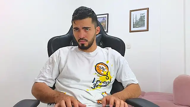 Massimoo 07 online show from February 2025 08:05:02 PM